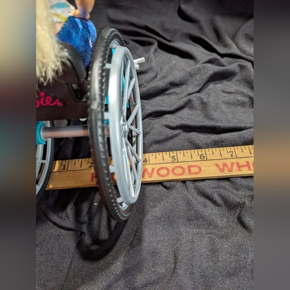 Wheelchair Barbie - Picture 2 of 8
